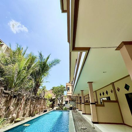 Taxa Raya Guest House Legian Eksteriør billede