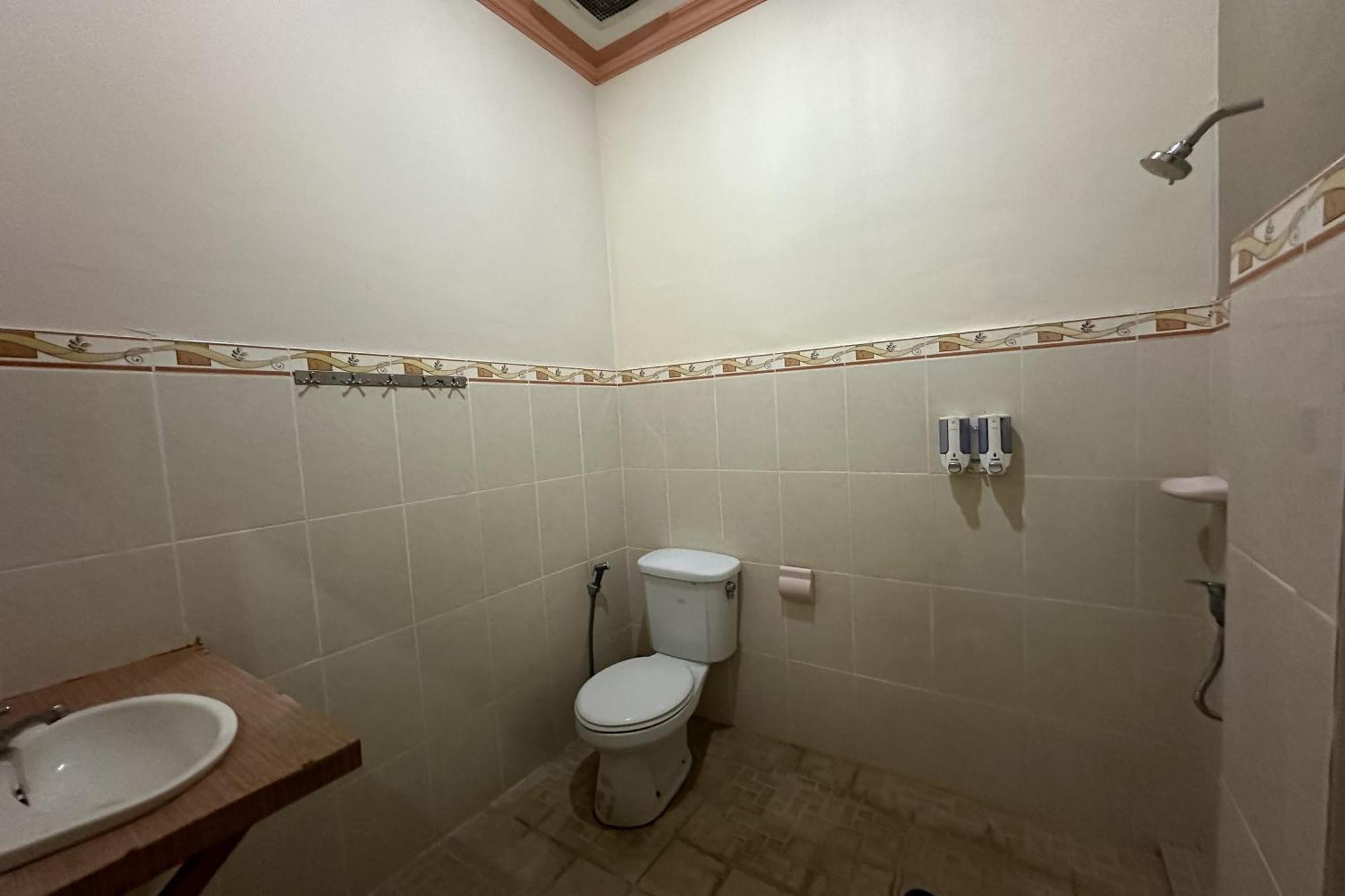 Taxa Raya Guest House Legian Eksteriør billede