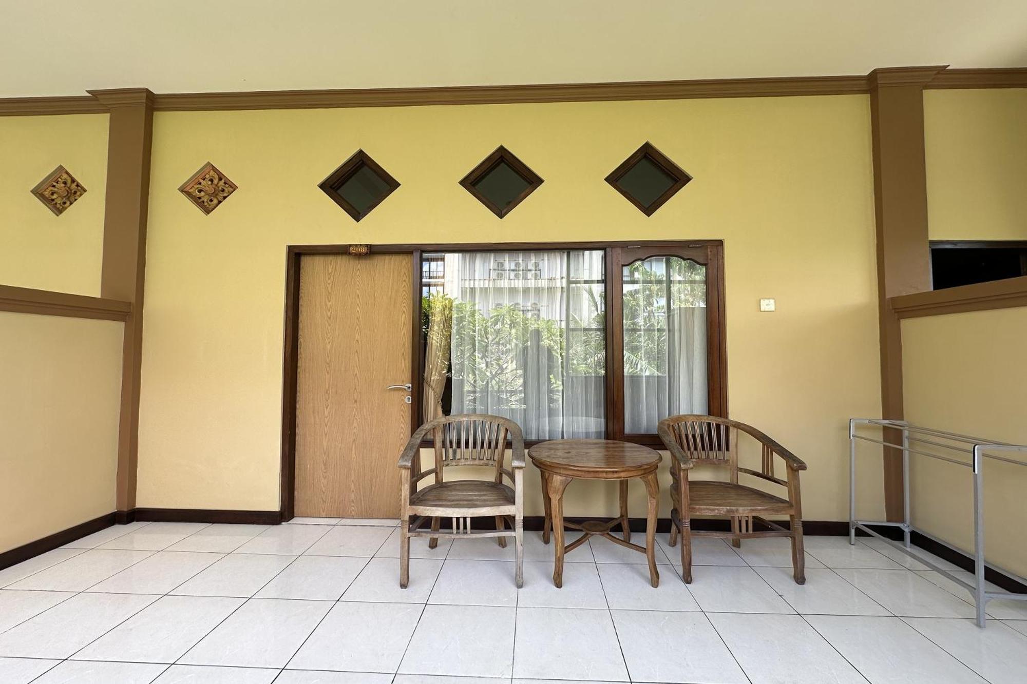 Taxa Raya Guest House Legian Eksteriør billede