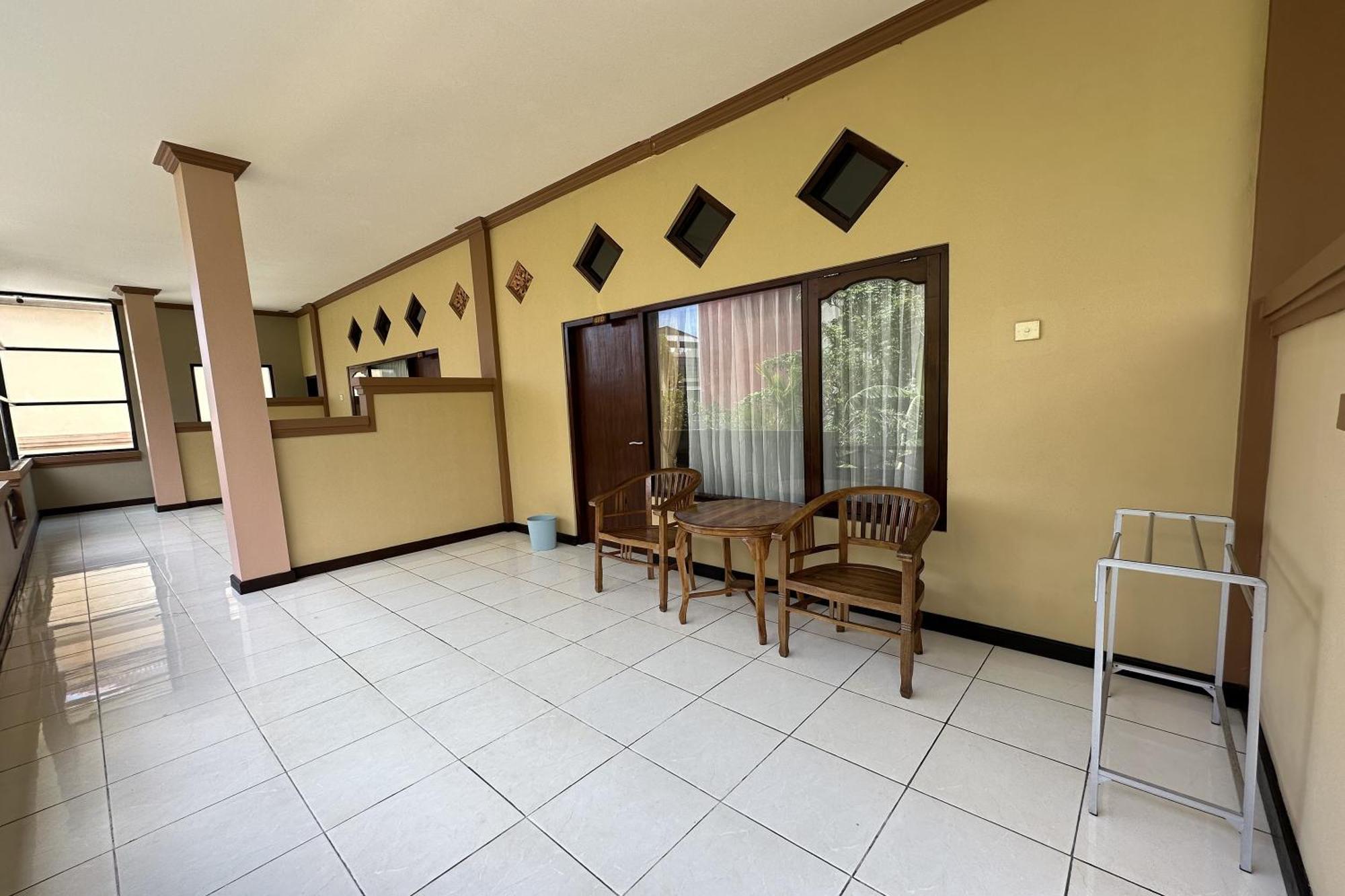 Taxa Raya Guest House Legian Eksteriør billede